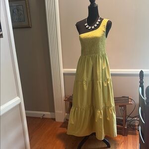 Elegant Green-Yellow Sleeveless Dress with Pockets!